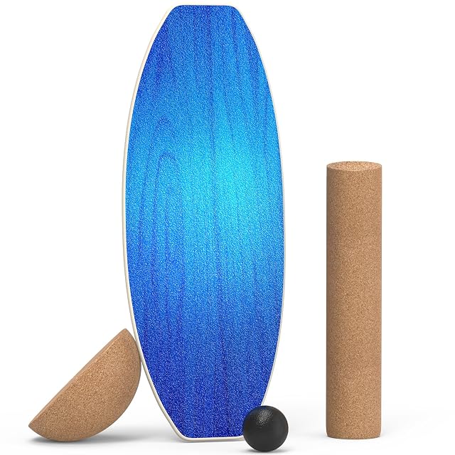 Tabla de madera teñida de azul OSTGWOO puesta de canto, con un rodillo de corcho, una media cúpula de corcho y una bola de goma negra