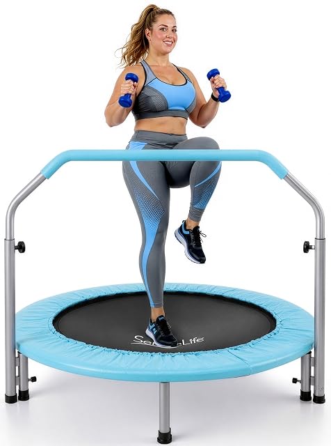 Trampolín SereneLife azul claro con pasamanos en U acolchado de espuma sobre montantes cromados