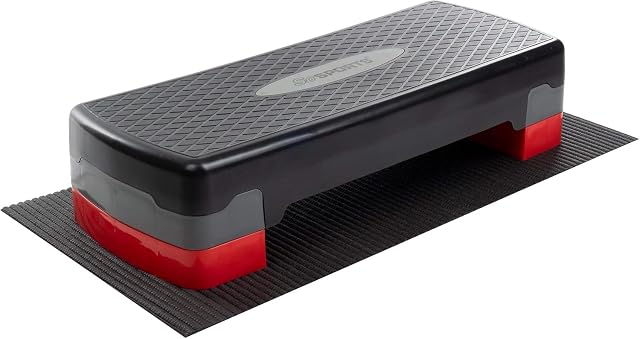 Step aeróbico ScSPORTS con superficie texturada y esterilla protectora de suelo